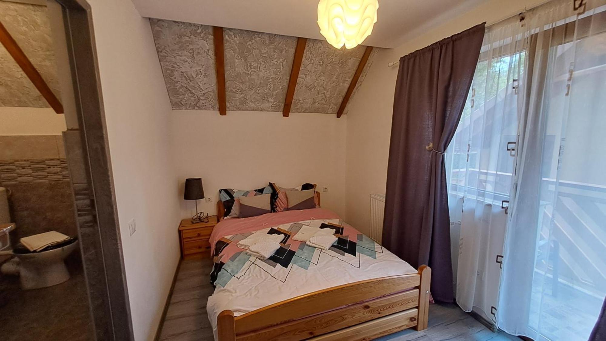 Vis Implinit Hotel Cîrţişoara Bagian luar foto